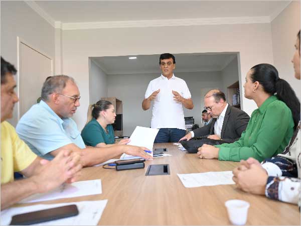 Reunião de equipe Conformide com gestores públicos